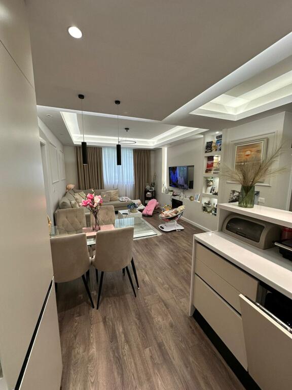 Apartament për shitje 2+1+2 tek Kodra e Diellit