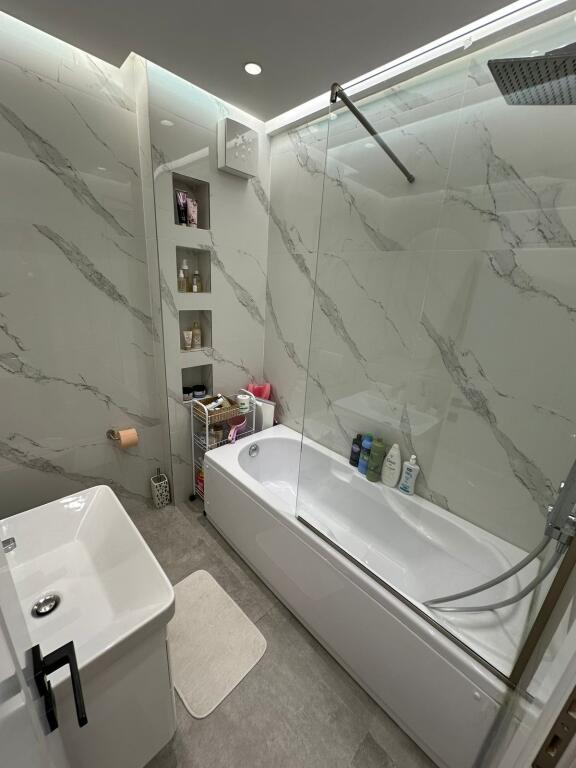 Apartament për shitje 2+1+2 tek Kodra e Diellit