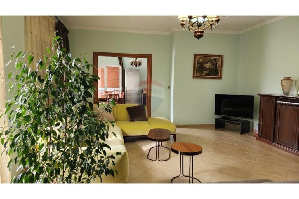 Duplex with parking space for rent