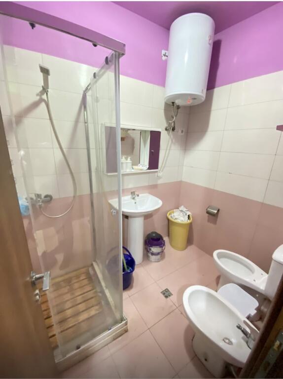 Furnished apartment, dry lake, 3-month period.