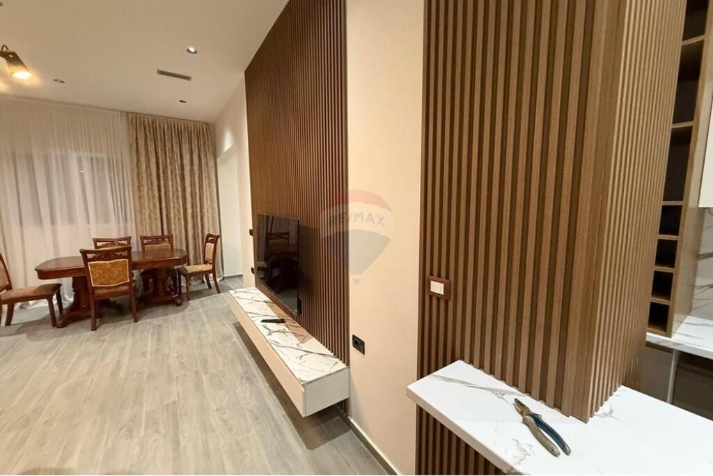 2+1 APARTMENT WITH PARKING