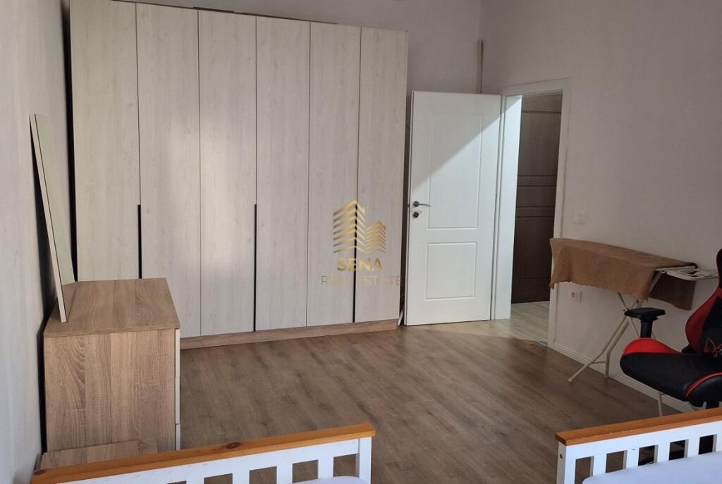Qira, Apartament 1+1+blk+kuzhine e vecuar, Rr e Barrikadave