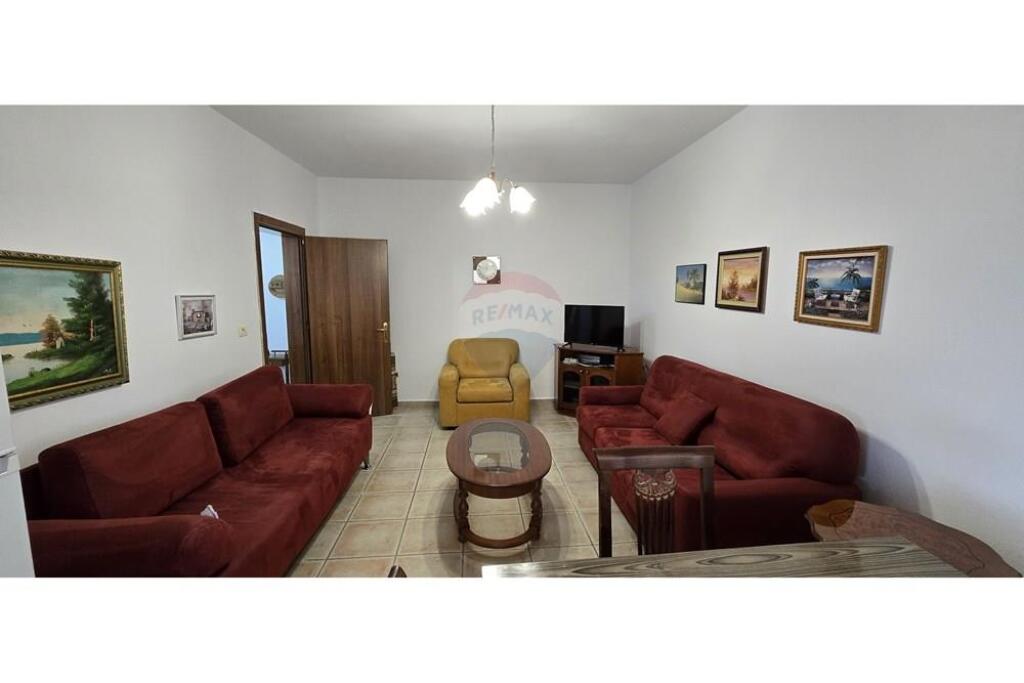 Apartament me qira (1+1) Komuna e Parisit
