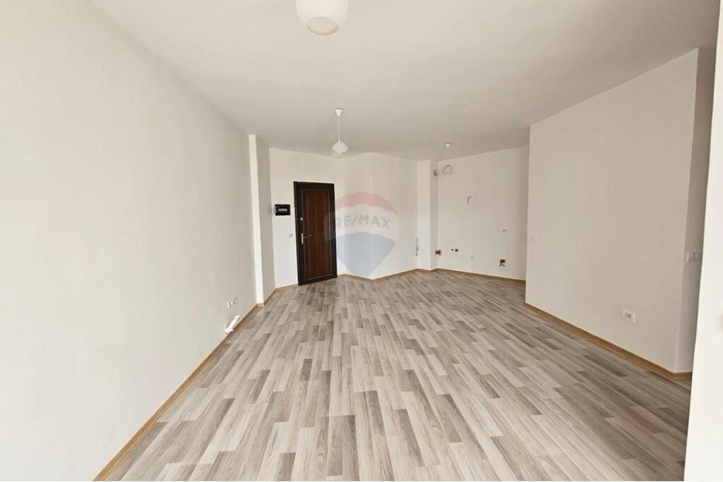 2+1 apartment for sale at Pallatet Cabej!
