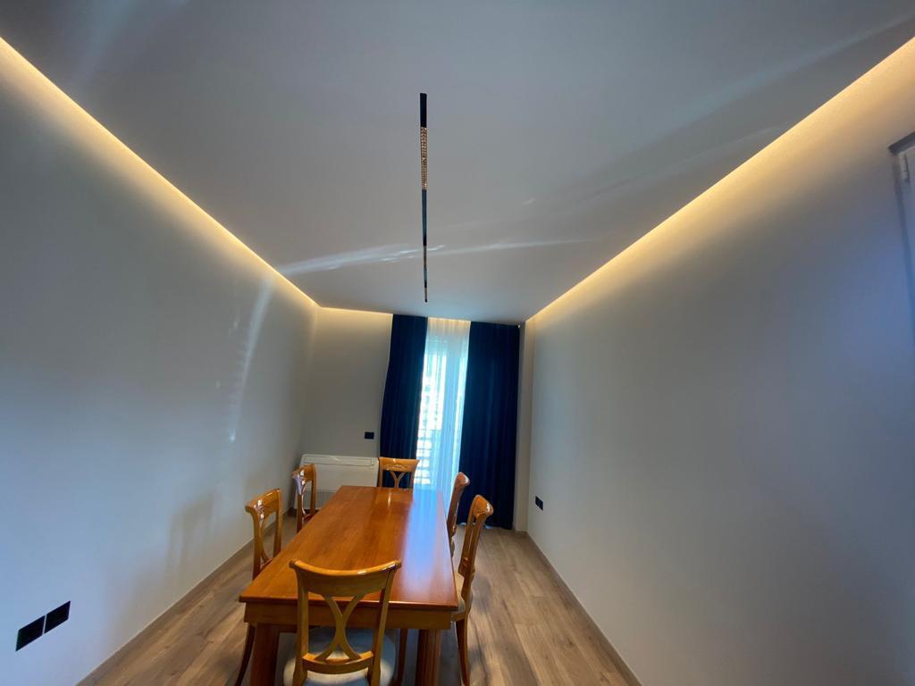 🏢 Jepet me Qira Apartament 2+1 + 2 Post Parkime te Nënkalimi i Komunës së Parisit!