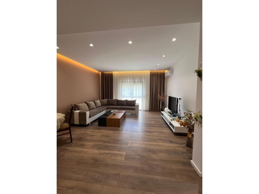 2+1 apartment for sale near the Electric Market