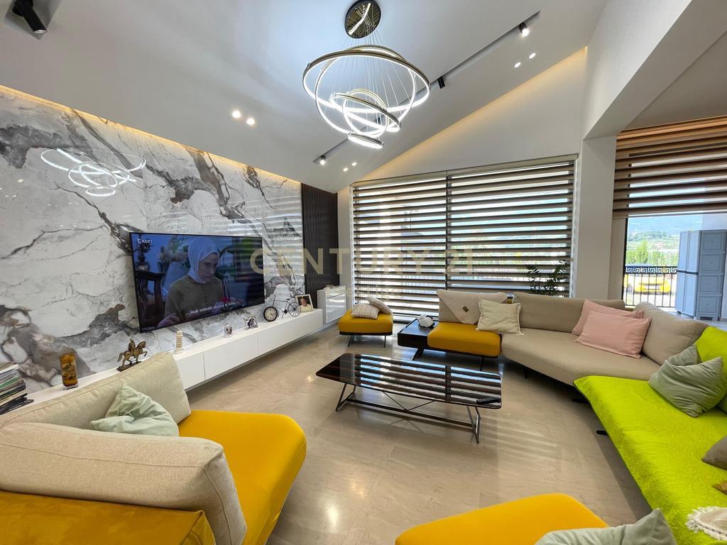 Luxury villa for rent in the area of Bërzhitë – 200 m² construction, 4000 m² land