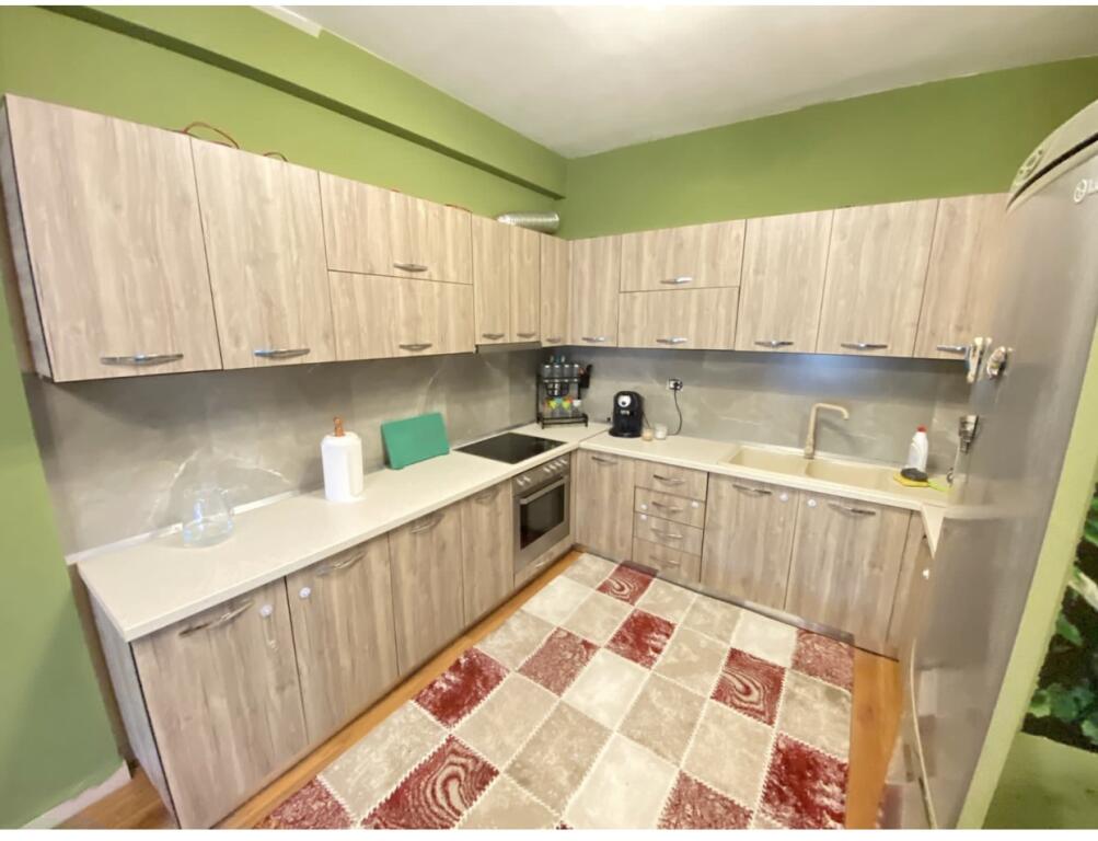 Furnished apartment, dry lake, 3-month period.