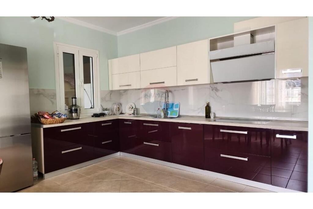 Duplex with parking space for rent