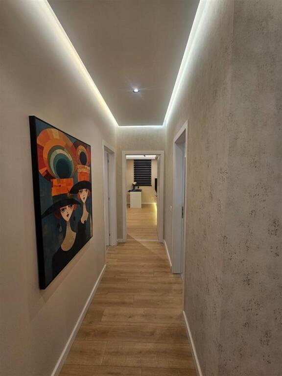 Shitet super apartament 2+1 tek Luxor 3, Pazari Ri