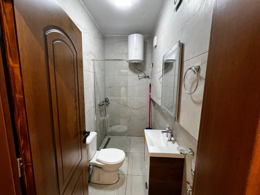 Rent Apartment 1+1 at Komuna e Parisit