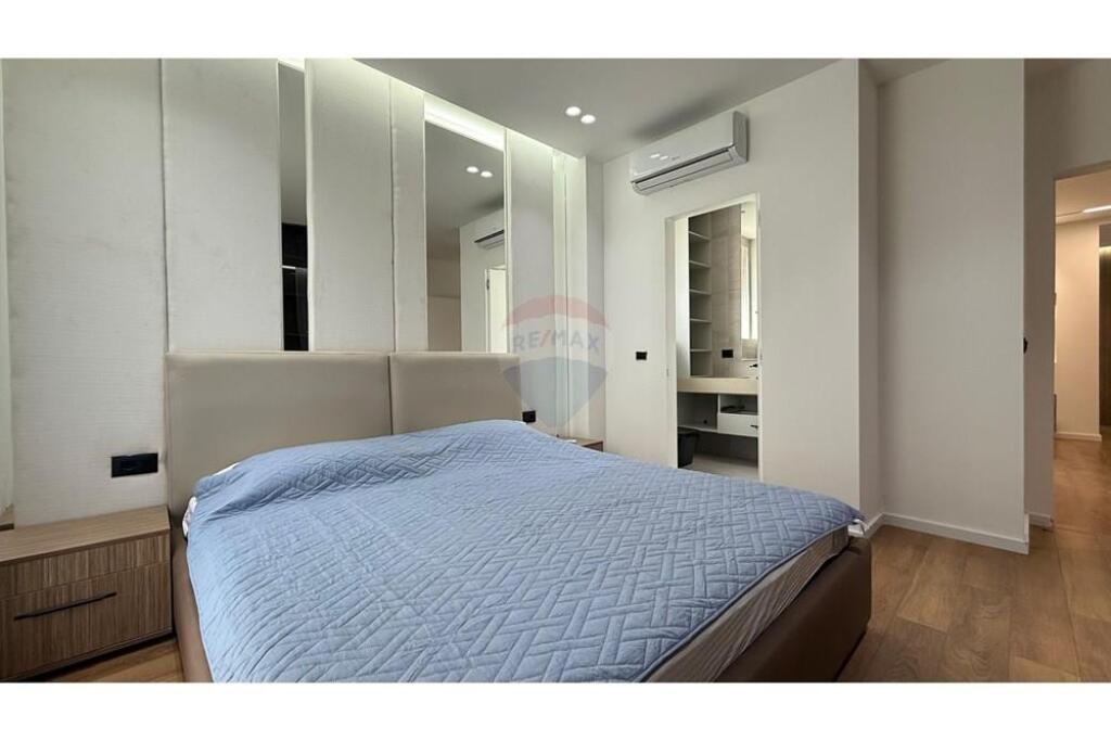 Apartament 2+1 me post parkimi Liqeni i Thate!