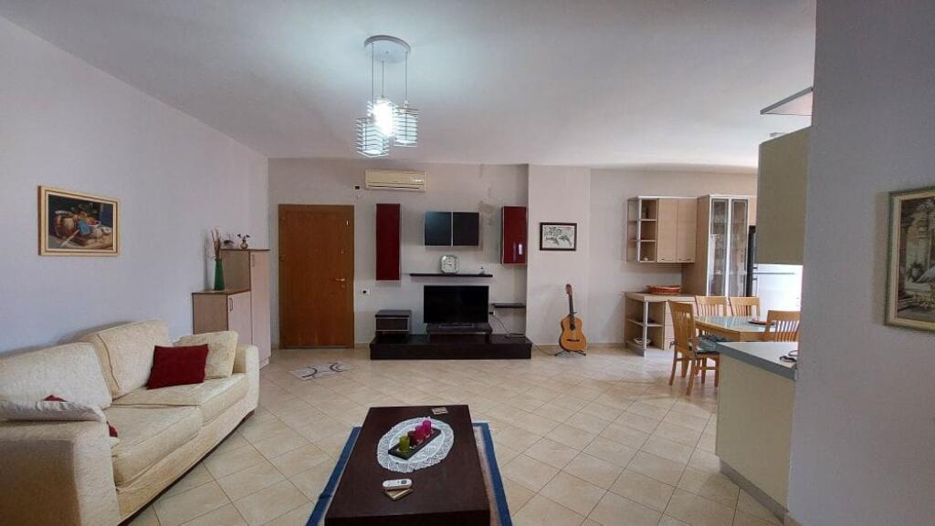 For sale Apartment 2+1 with 3 Balconies - Neighborhood 29 Nëntori, Vlorë