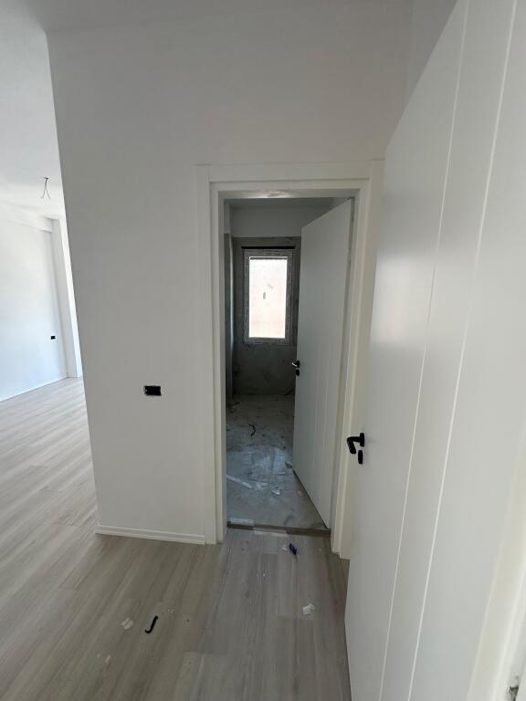 For sale Apartment 3+1+2+Balcony Kamez (Residential Within the Month)
