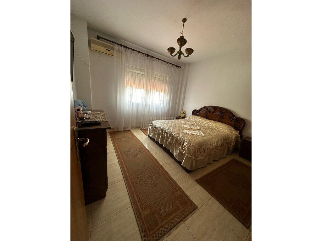 Furnished apartment for rent, very close to the city center.