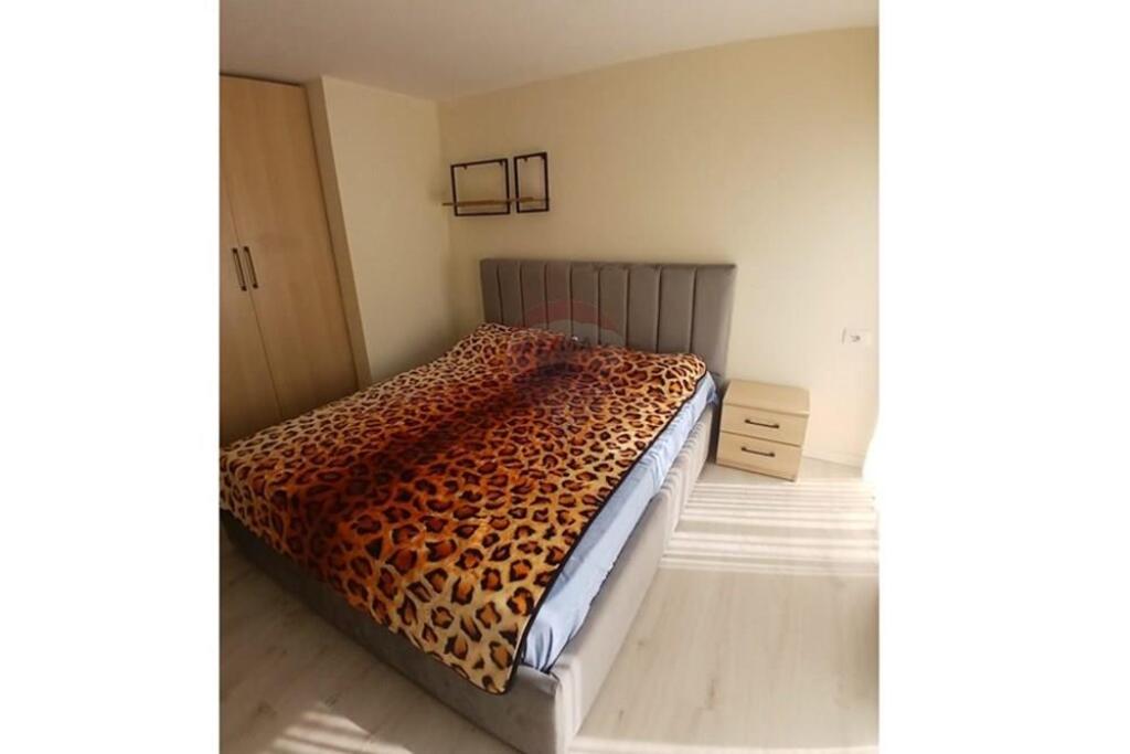 Duplex in affitto, Liqeni i Thate
