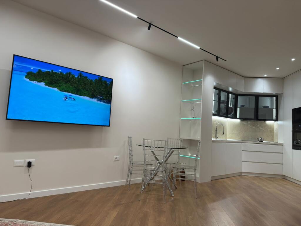 Luxurious 2+1 Apartment for Rent in White Hill