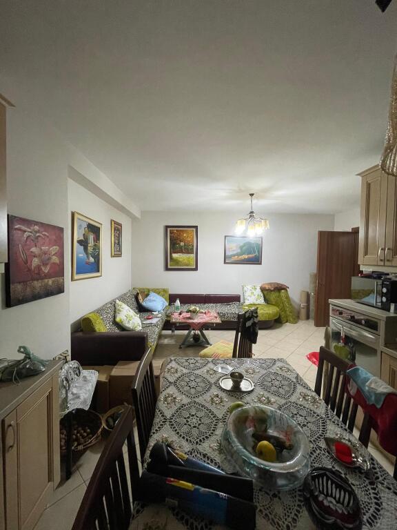 APARTAMENT 2+1 NE SHITJE, PRANE SHKOLLES "MIHAL GRAMENO", RRUGA E ELBASANIT.