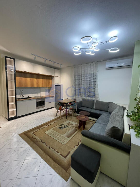 Apartment 1+1 for rent at Komuna e Parisit