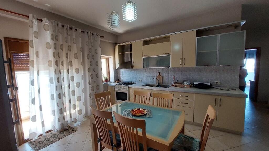 For sale Apartment 2+1 with 3 Balconies - Neighborhood 29 Nëntori, Vlorë