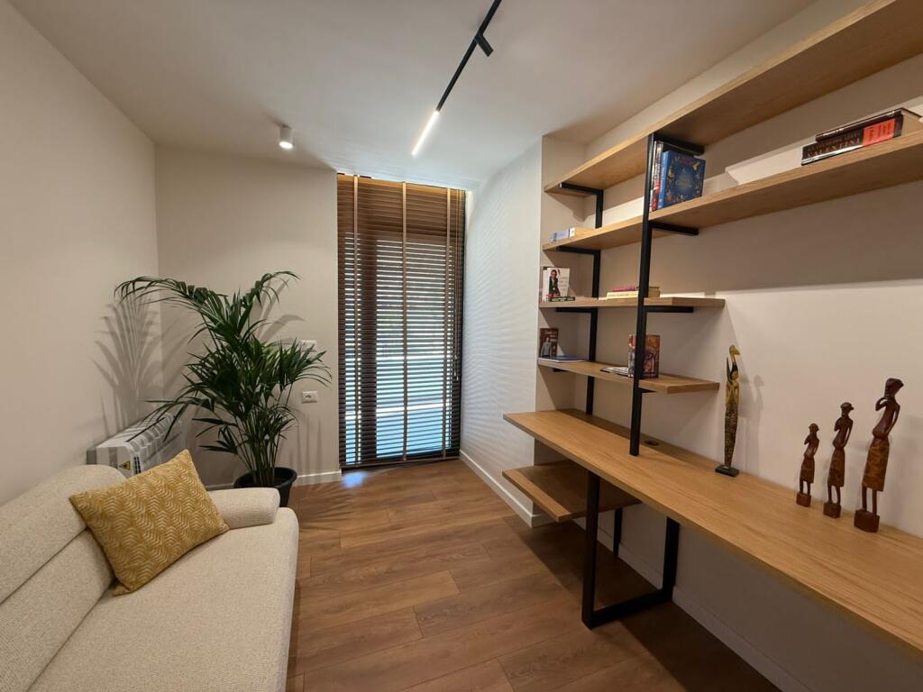 Luxurious 2+1 Apartment for Rent in White Hill