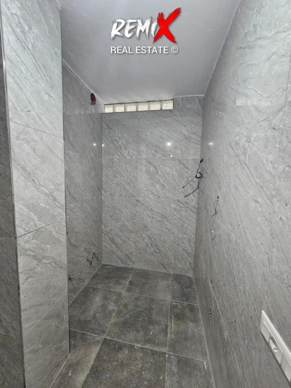 SHITET APARTAMENT 2+1+2 PRANE MARKATES