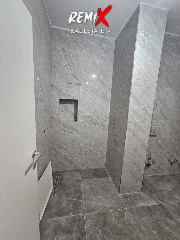SHITET APARTAMENT 2+1+2 PRANE MARKATES