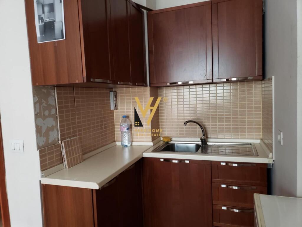 ZYRE 60 M2 ME QERA TOTALISHT E INVESTUAR TE ISH EKSPOZITA