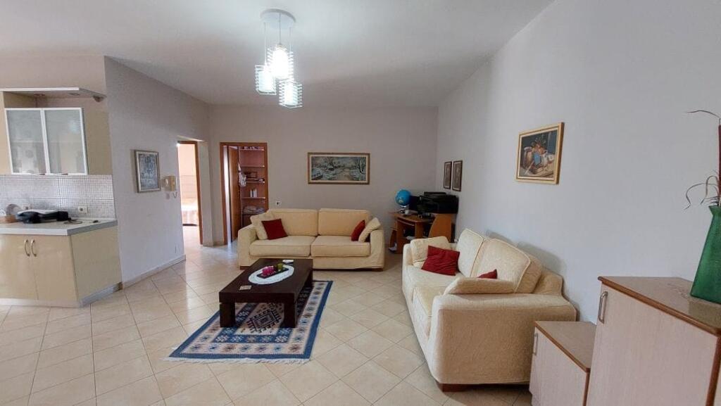 For sale Apartment 2+1 with 3 Balconies - Neighborhood 29 Nëntori, Vlorë