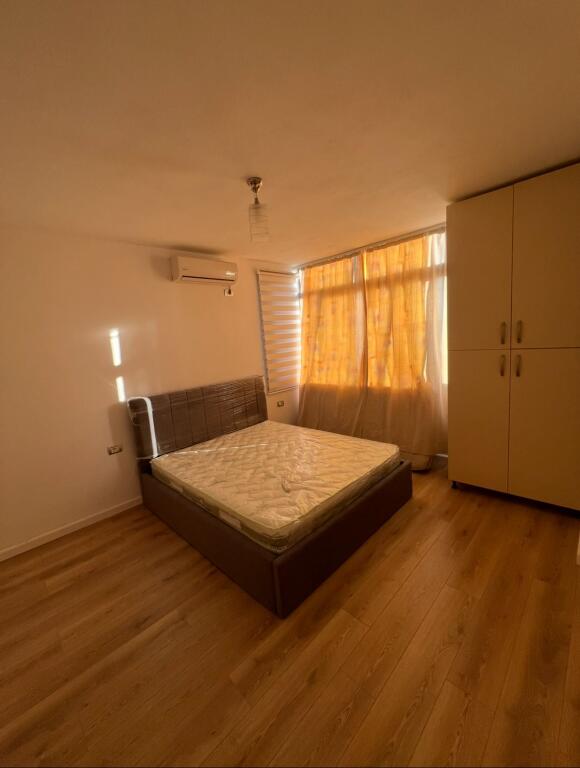 21 Dhjetori Apartament 1+1 me qera
