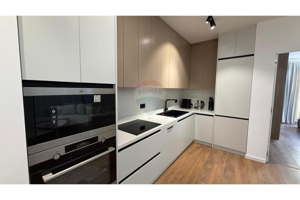 Apartament 2+1 me post parkimi Liqeni i Thate!