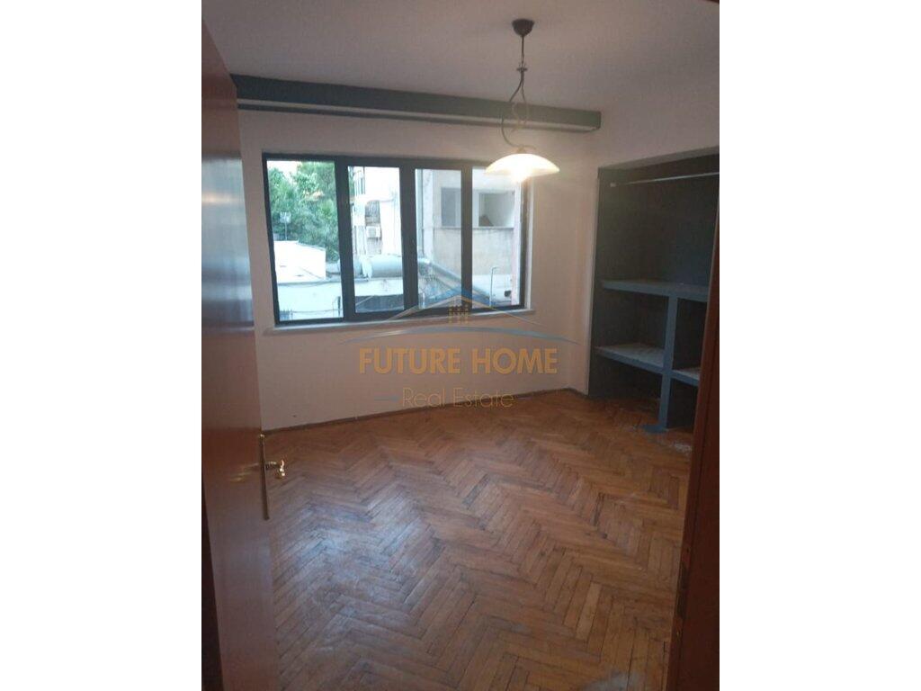 Rent, Apartment 1+1, For offices and AirBnB at Piazza, Center.