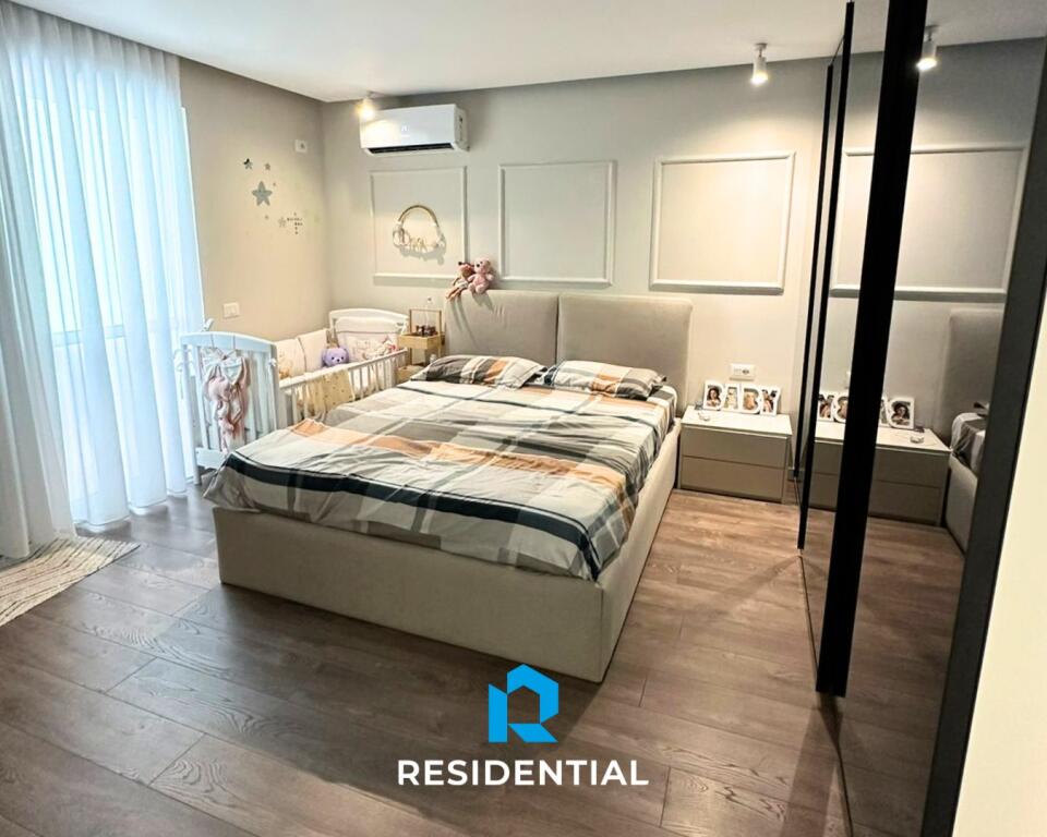 Tek Kodra e Diellit, shitet apartament 2+1+2 i mobiluar!