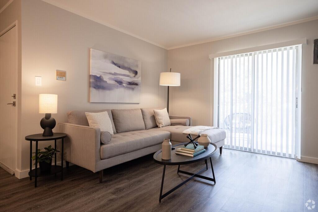 Apartament Me Qera 1+1 ne Yzberisht (ID B2101132) Tirane.