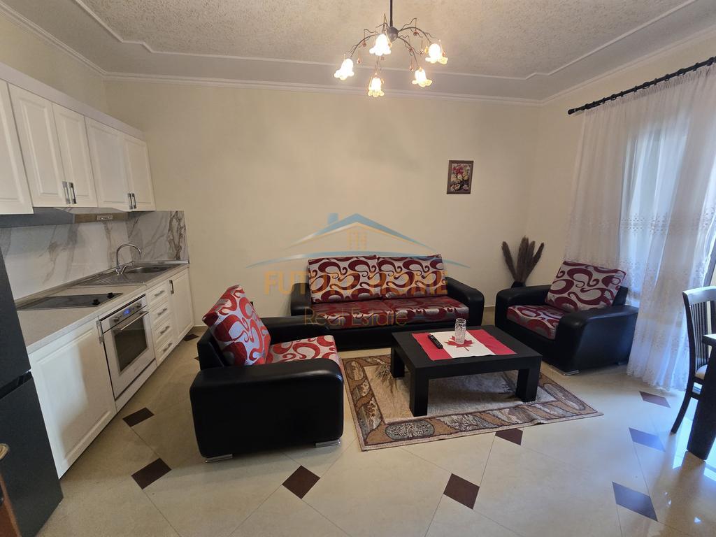 1+1 apartment, Electric Market