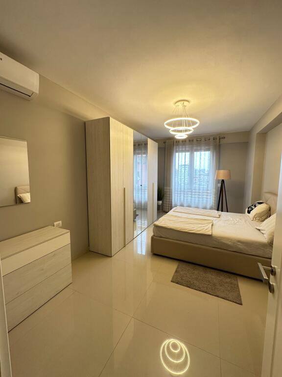 Luxury 1+1 apartment for rent at the beginning of Myslym Shyri.