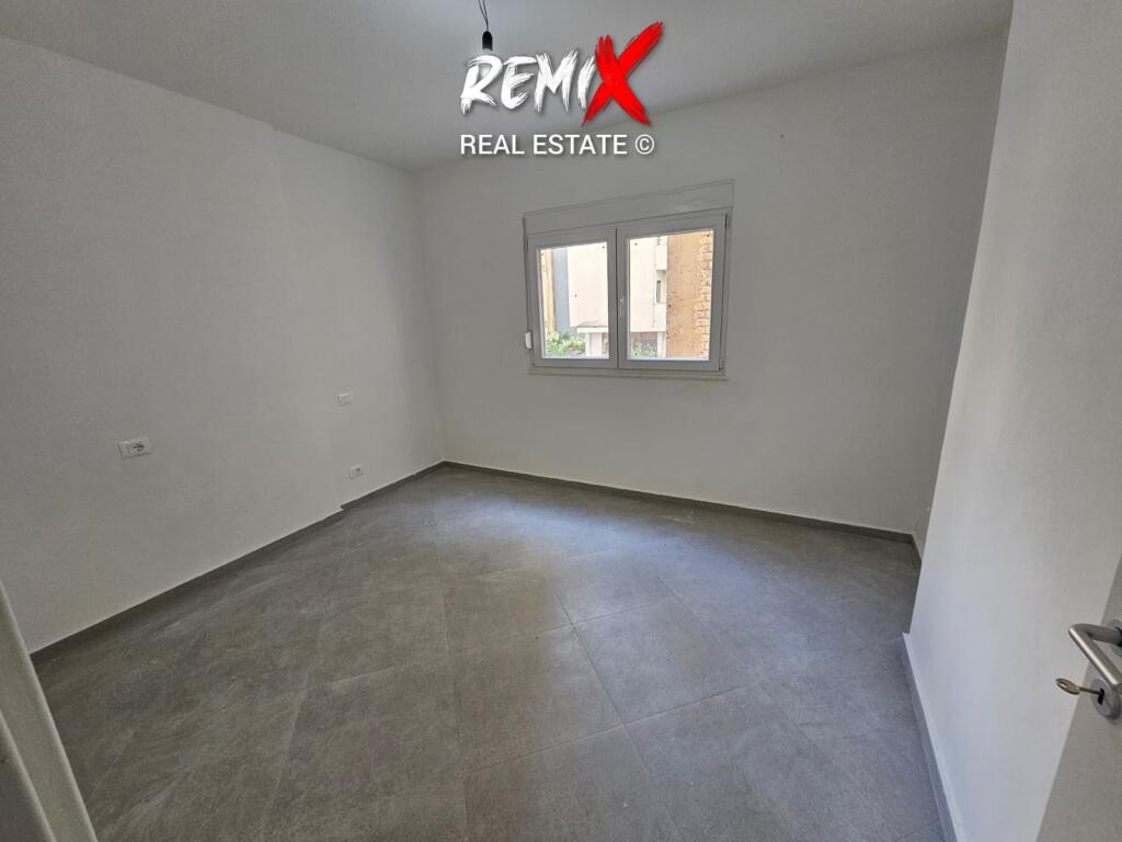 SHITET APARTAMENT 2+1+2 PRANE MARKATES