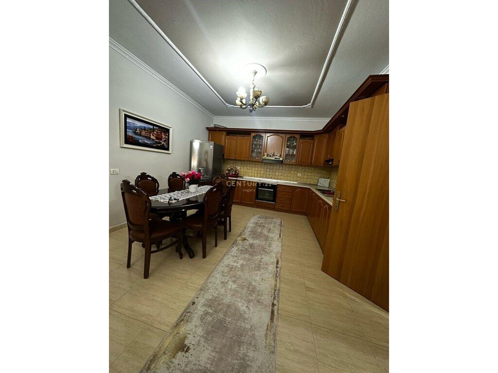 Furnished apartment for rent, very close to the city center.