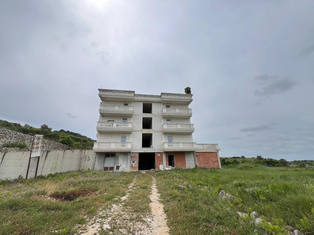 For sale 4-story building in Maminas- Durrës
