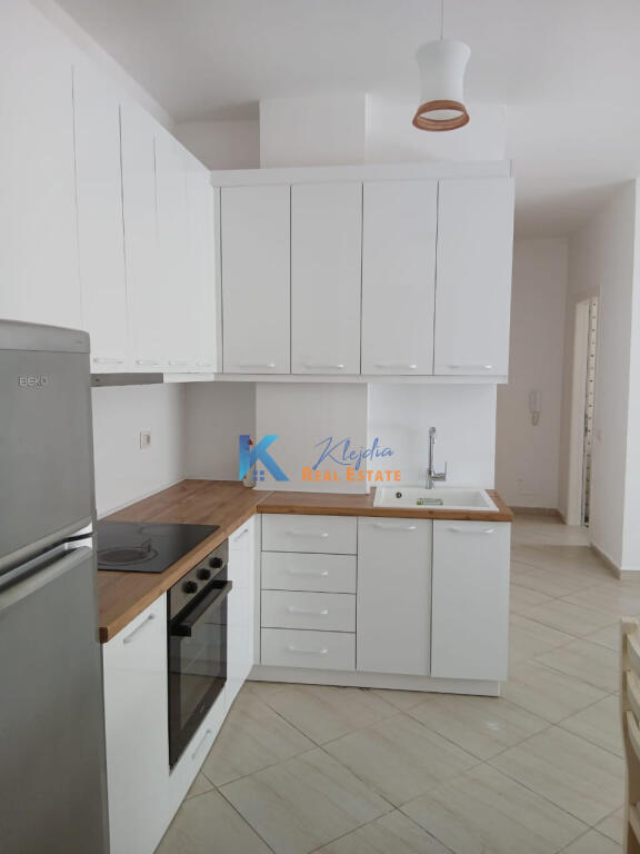 2+1 apartment for rent at Liqeni i Thate, near Vila 21