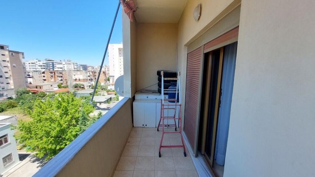 For sale Apartment 2+1 with 3 Balconies - Neighborhood 29 Nëntori, Vlorë