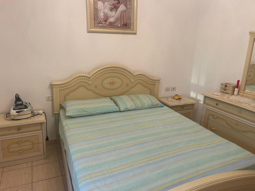 Paris Commune, near Coffee no. 65, a 1+1 furnished apartment is for rent.