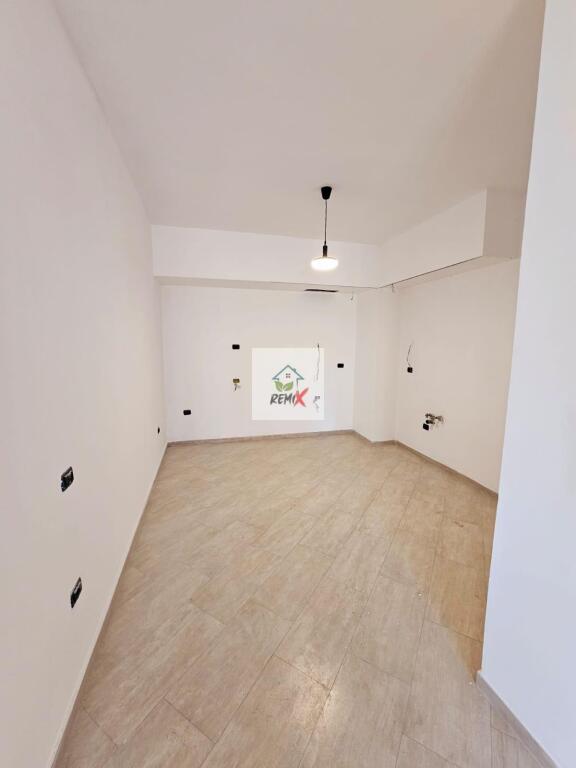 SHITET SUPER APARTAMENT 2+1+2 PRANE PALLATIT TE SPORTIT