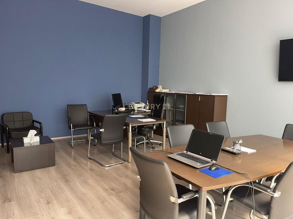 Tirana e Re, Spazio Commerciale/Ufficio in Affitto