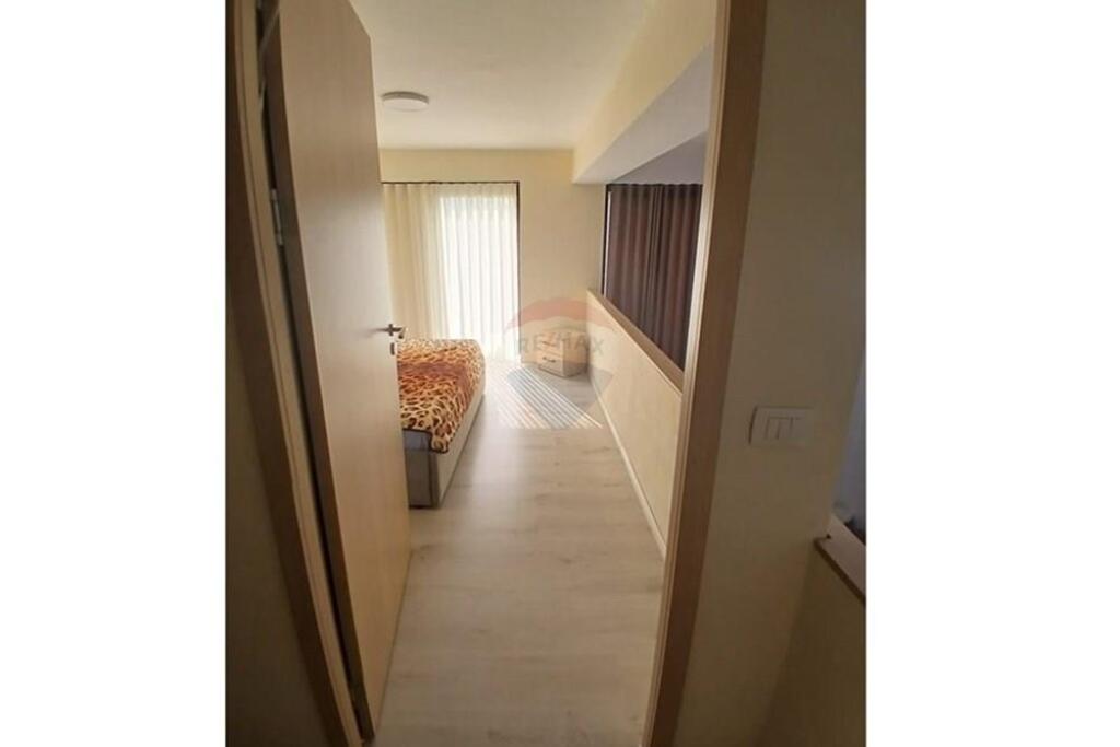 Duplex in affitto, Liqeni i Thate