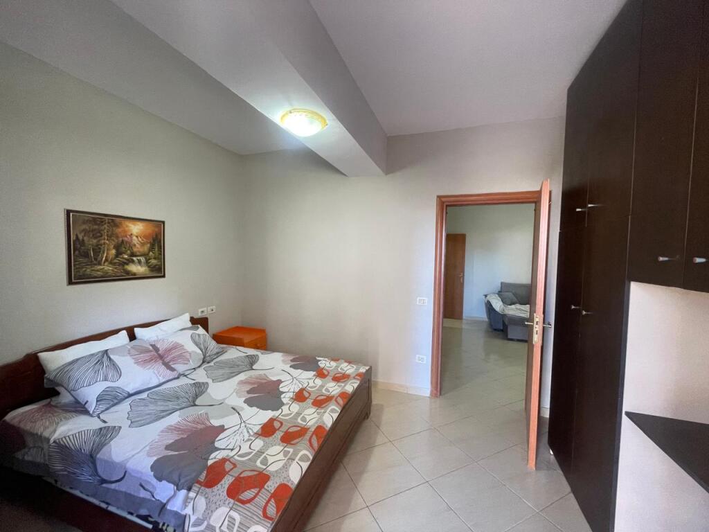 1+1 apartment for rent in the Paris Commune!