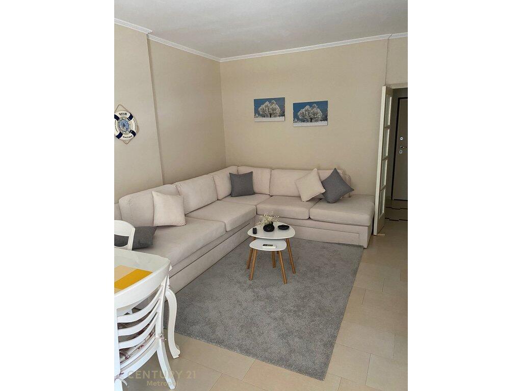 For sale apartment 1+1+2 with sea view in Saranda with garage