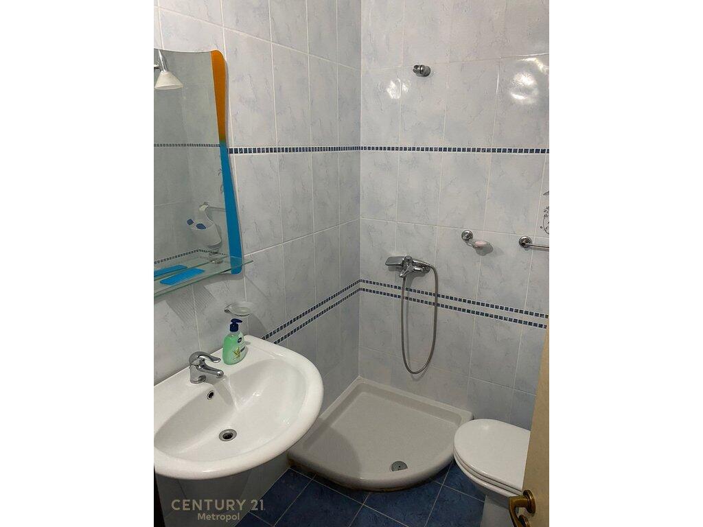 For sale apartment 1+1+2 with sea view in Saranda with garage