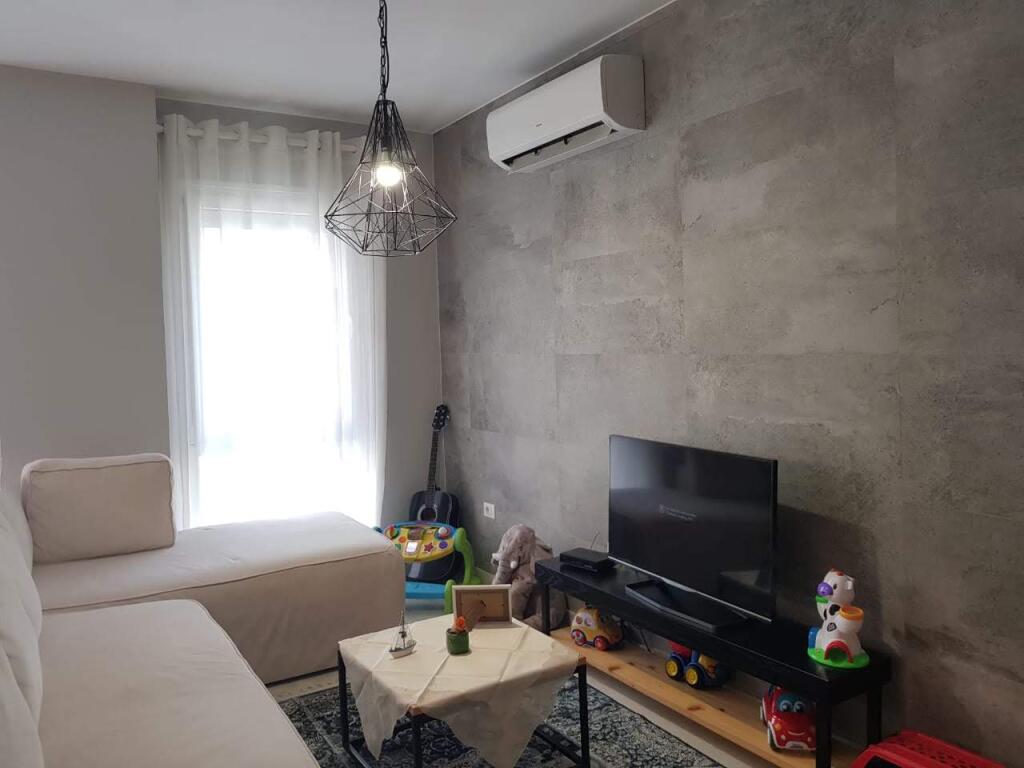 Apartment 1+1 for rent, Komuna Parisit
