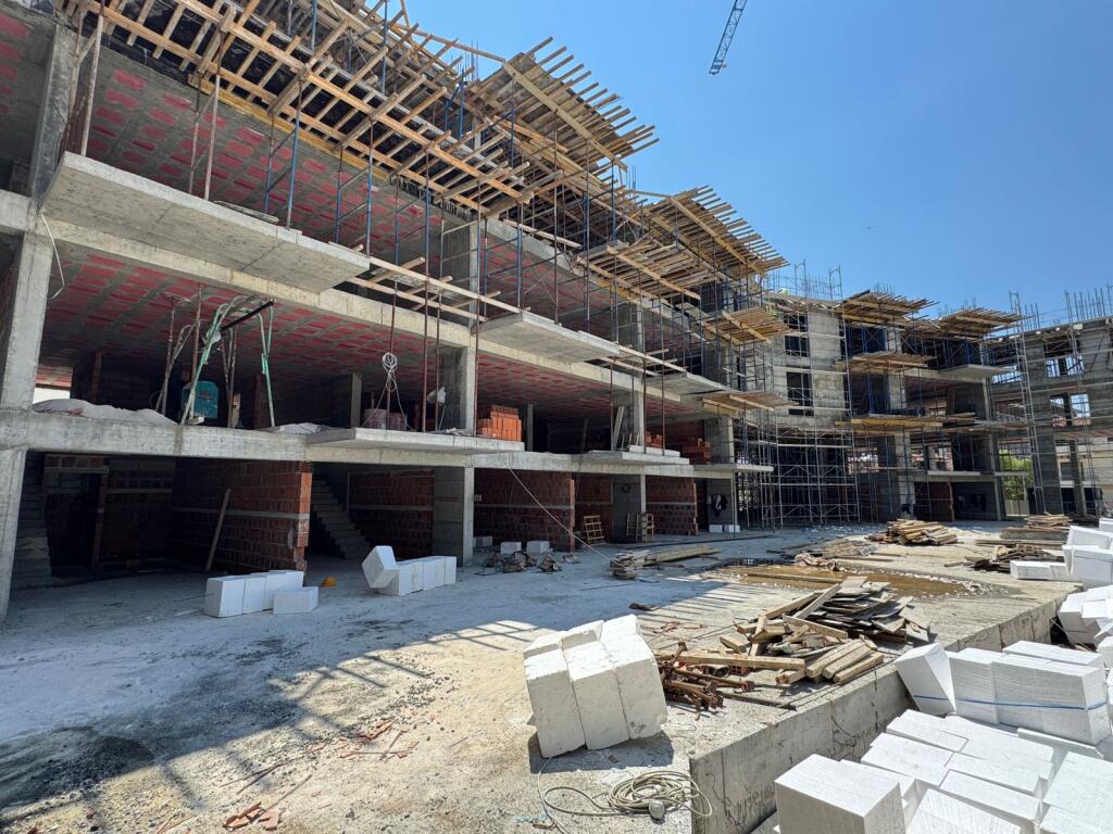 New super duplex for sale for only €1100/m², Golem